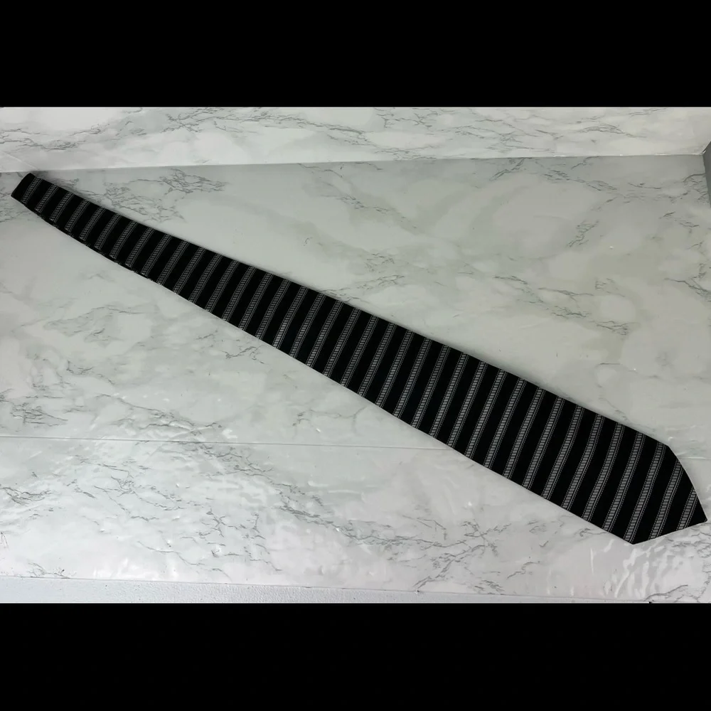 JoS A Bank Luxury Tie 100% Silk Made in Italy Gray Black Silver Necktie Poetcore